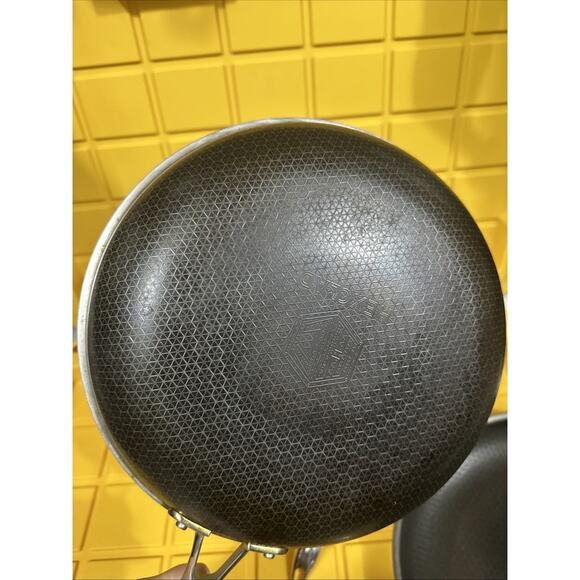 HEXCLAD 4 Piece Nonstick Stainless Steel Frying Pan Set 8,10" And 12" MSRP $500 - Picture 5 of 8